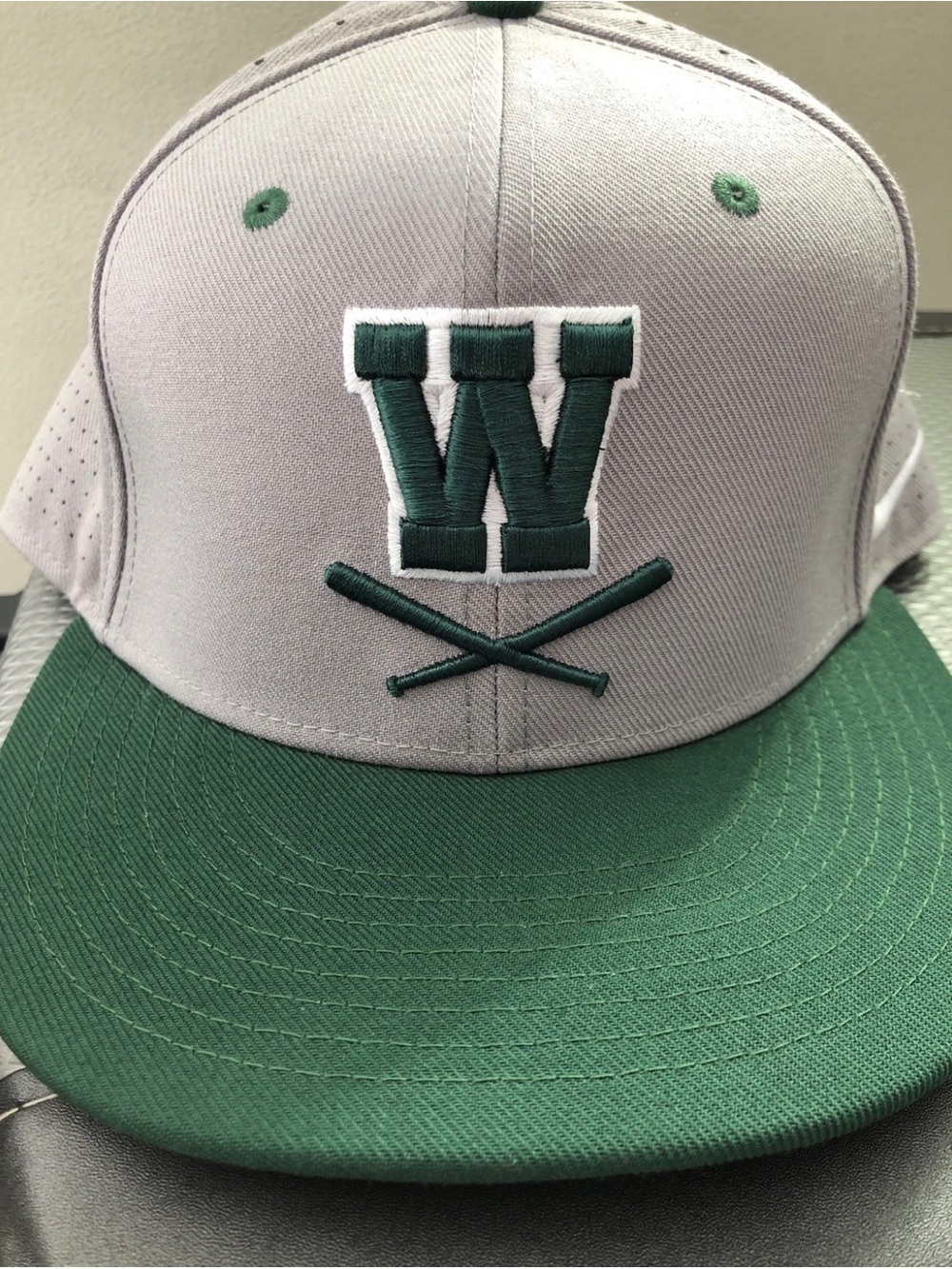 NWOT NIKE dri-fit Venter Grey and Green baseball hat